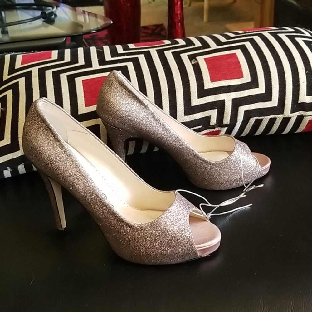 Nwt Lavendar Sparkle Heels